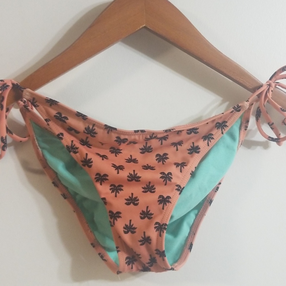 Bathing suit bottoms